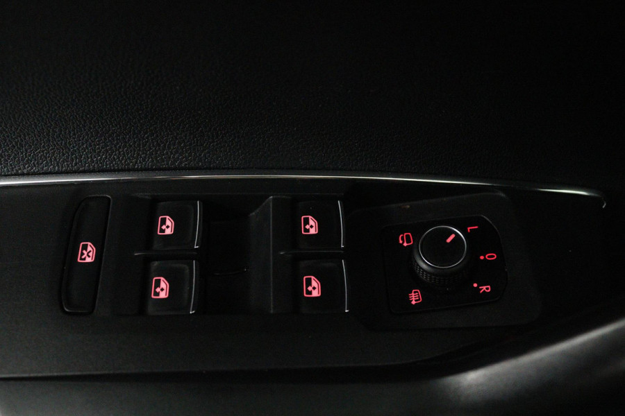 Volkswagen Polo 1.0 TSI Highline R-line (PANORAMADAK, CAMERA, VIRTUAL COCKPIT, NAVIGATIE, LED, CLIMA, PARKEERSENSOREN)