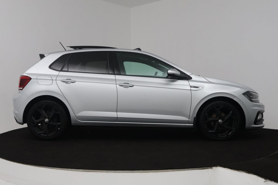 Volkswagen Polo 1.0 TSI Highline R-line (PANORAMADAK, CAMERA, VIRTUAL COCKPIT, NAVIGATIE, LED, CLIMA, PARKEERSENSOREN)