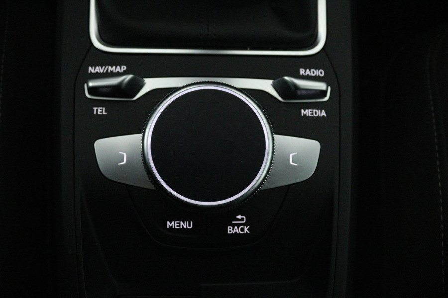 Audi Q2 30 TFSI Advanced edition (PANORAMADAK, CARPLAY, VIRTUAL COCKPIT, STOELVERWARMING, GROOT NAVI, CAMERA, 1e EIGENAAR)