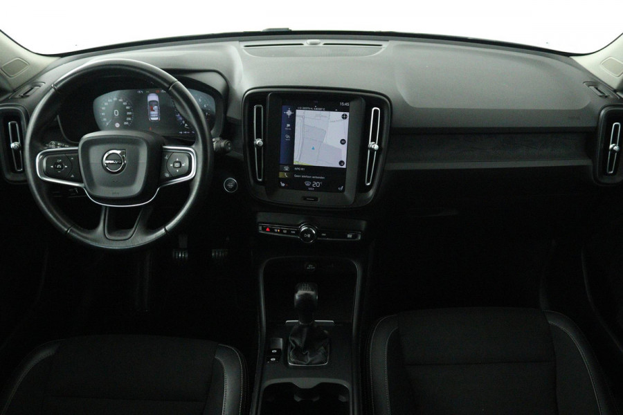 Volvo XC40 1.5 T3 Momentum (NAVIGATIE, ELEKT. WEGKLAPBARE TREKHAAK, STOELVERWARMING, CAMERA)