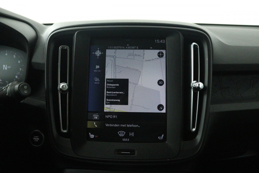 Volvo XC40 1.5 T3 Momentum (NAVIGATIE, ELEKT. WEGKLAPBARE TREKHAAK, STOELVERWARMING, CAMERA)