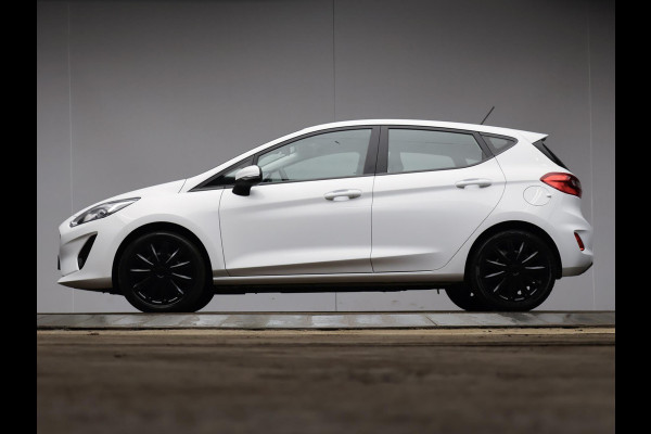 Ford Fiesta 1.1 Sport (APPLE CARPLAY,NAVI,LED,CRUISE,BLACK/WHITE EDITION,LANE ASSIST,SPORTSTOELEN,NETTE STAAT)