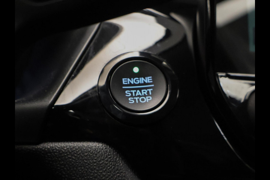 Ford Fiesta 1.1 Sport (APPLE CARPLAY,NAVI,LED,CRUISE,BLACK/WHITE EDITION,LANE ASSIST,SPORTSTOELEN,NETTE STAAT)
