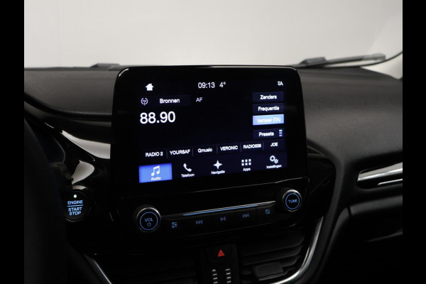Ford Fiesta 1.1 Sport (APPLE CARPLAY,NAVI,LED,CRUISE,BLACK/WHITE EDITION,LANE ASSIST,SPORTSTOELEN,NETTE STAAT)