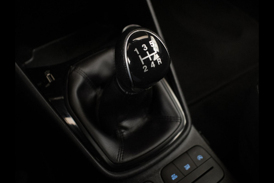 Ford Fiesta 1.1 Sport (APPLE CARPLAY,NAVI,LED,CRUISE,BLACK/WHITE EDITION,LANE ASSIST,SPORTSTOELEN,NETTE STAAT)