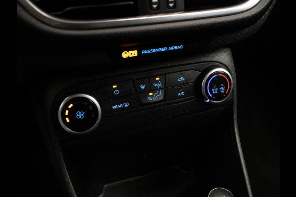 Ford Fiesta 1.1 Sport (APPLE CARPLAY,NAVI,LED,CRUISE,BLACK/WHITE EDITION,LANE ASSIST,SPORTSTOELEN,NETTE STAAT)