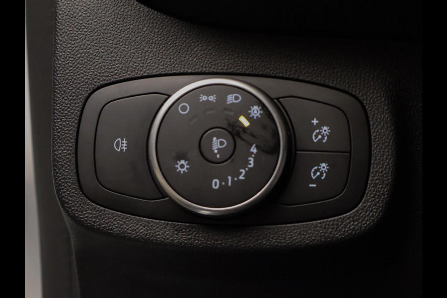 Ford Fiesta 1.1 Sport (APPLE CARPLAY,NAVI,LED,CRUISE,BLACK/WHITE EDITION,LANE ASSIST,SPORTSTOELEN,NETTE STAAT)