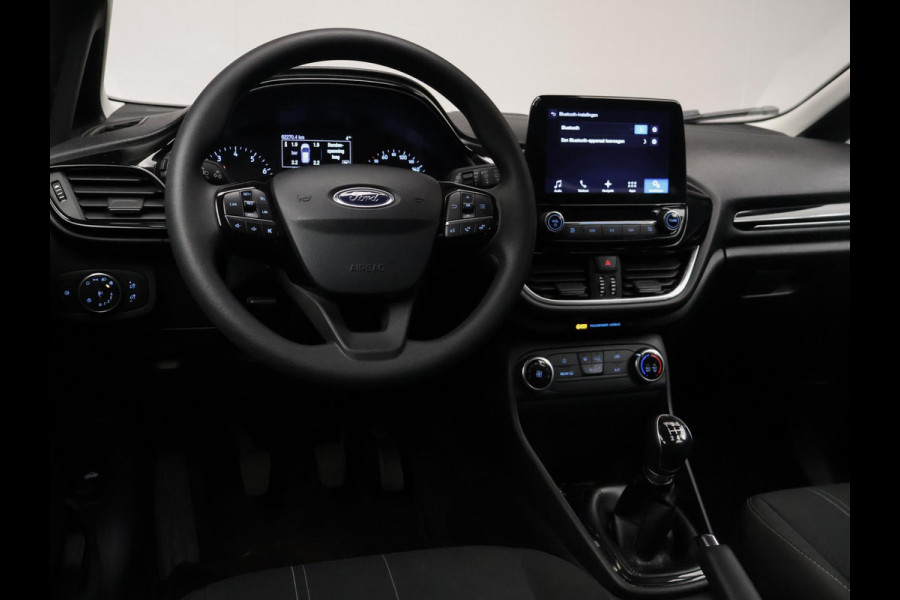 Ford Fiesta 1.1 Sport (APPLE CARPLAY,NAVI,LED,CRUISE,BLACK/WHITE EDITION,LANE ASSIST,SPORTSTOELEN,NETTE STAAT)
