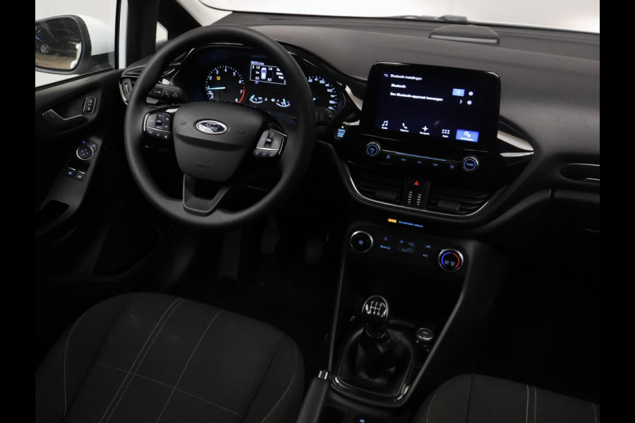 Ford Fiesta 1.1 Sport (APPLE CARPLAY,NAVI,LED,CRUISE,BLACK/WHITE EDITION,LANE ASSIST,SPORTSTOELEN,NETTE STAAT)