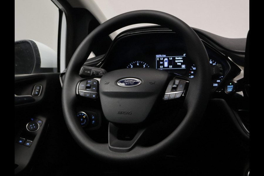 Ford Fiesta 1.1 Sport (APPLE CARPLAY,NAVI,LED,CRUISE,BLACK/WHITE EDITION,LANE ASSIST,SPORTSTOELEN,NETTE STAAT)