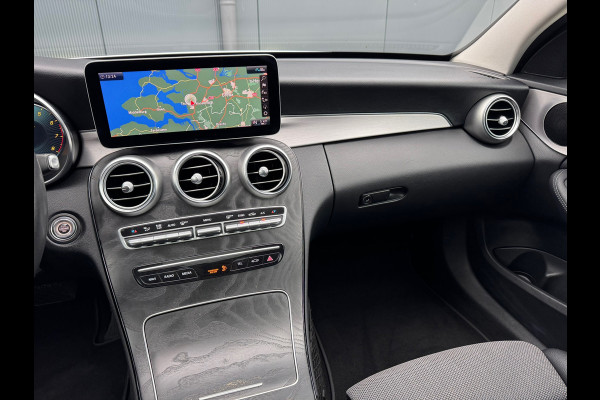 Mercedes-Benz C-Klasse 180 Business * Panorama * Trekhaak * Camera * Navigatie *