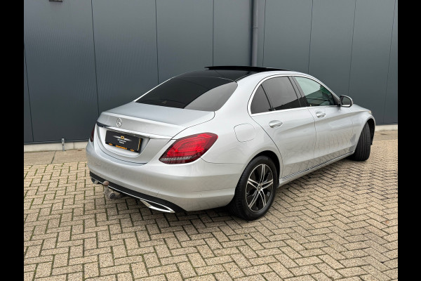 Mercedes-Benz C-Klasse 180 Business * Panorama * Trekhaak * Camera * Navigatie *