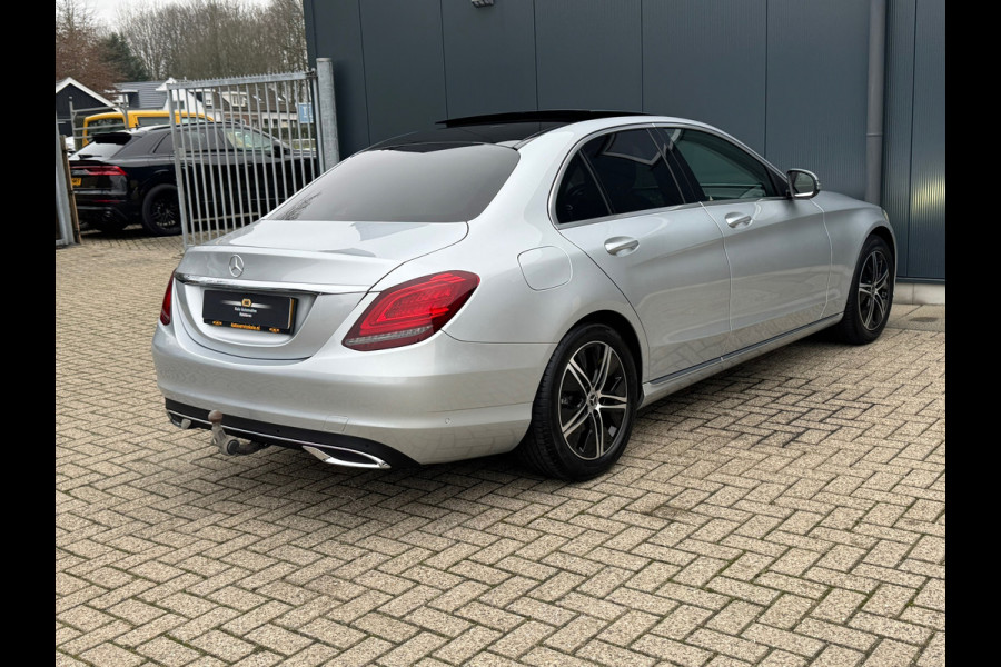 Mercedes-Benz C-Klasse 180 Business * Panorama * Trekhaak * Camera * Navigatie *