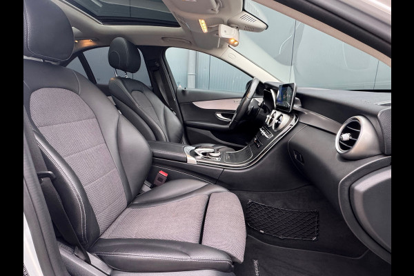 Mercedes-Benz C-Klasse 180 Business * Panorama * Trekhaak * Camera * Navigatie *