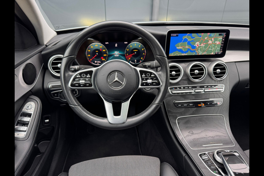 Mercedes-Benz C-Klasse 180 Business * Panorama * Trekhaak * Camera * Navigatie *