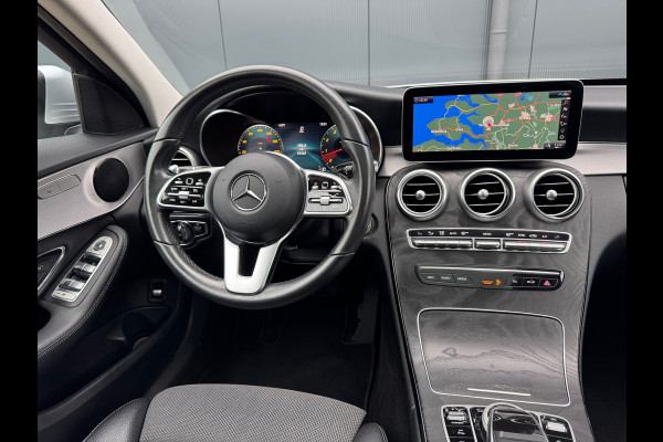 Mercedes-Benz C-Klasse 180 Business * Panorama * Trekhaak * Camera * Navigatie *
