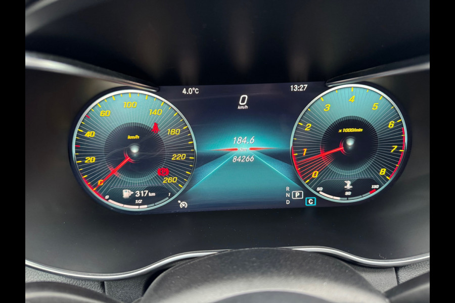 Mercedes-Benz C-Klasse 180 Business * Panorama * Trekhaak * Camera * Navigatie *