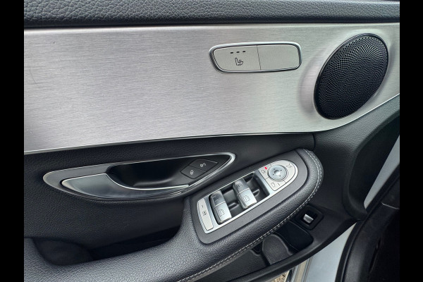 Mercedes-Benz C-Klasse 180 Business * Panorama * Trekhaak * Camera * Navigatie *