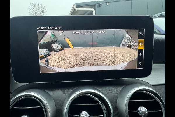 Mercedes-Benz C-Klasse 180 Business * Panorama * Trekhaak * Camera * Navigatie *