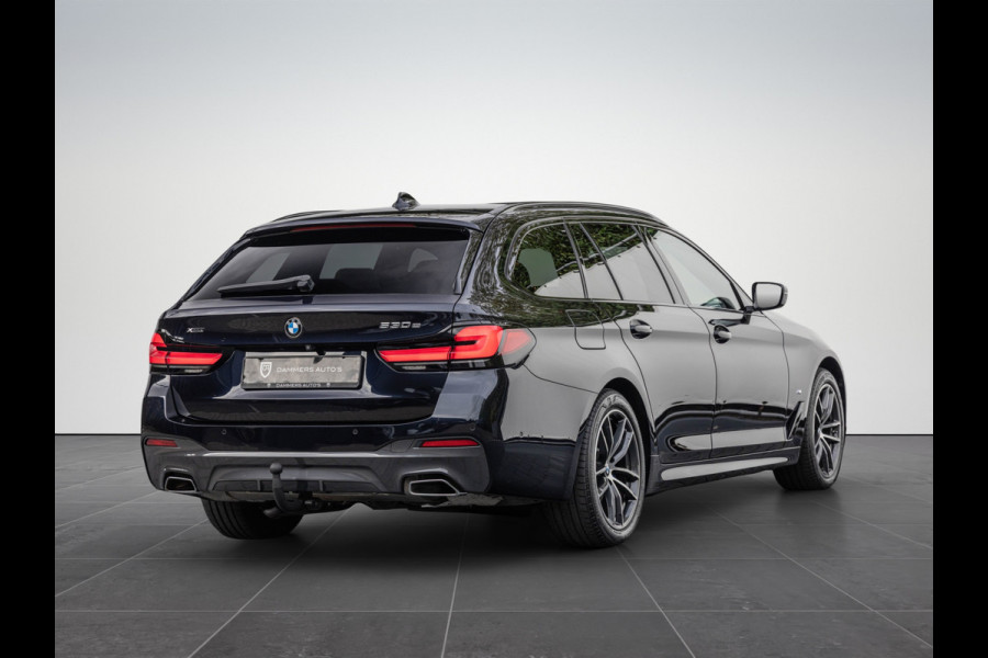 BMW 5 Serie Touring 530e xDrive Business Edition Plus Pano Comfortstoelen M-pakket