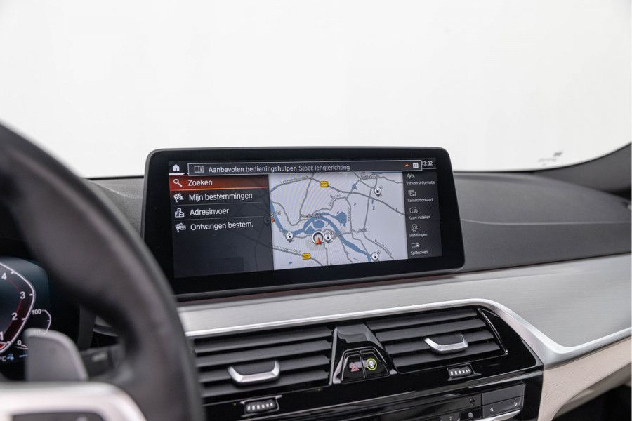 BMW 5 Serie Touring 530e xDrive Business Edition Plus Pano Comfortstoelen M-pakket