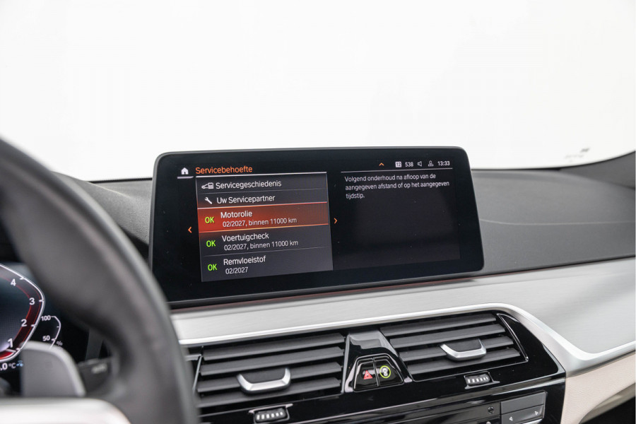 BMW 5 Serie Touring 530e xDrive Business Edition Plus Pano Comfortstoelen M-pakket