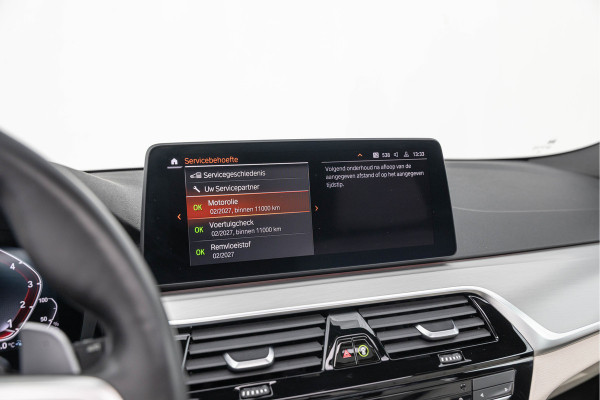 BMW 5 Serie Touring 530e xDrive Business Edition Plus Pano Comfortstoelen M-pakket