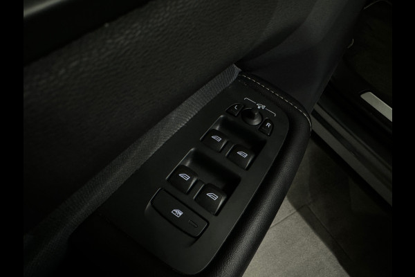 Volvo XC60 2.0 T8 Twin Engine AWD R Design Pano|Memory|Leer