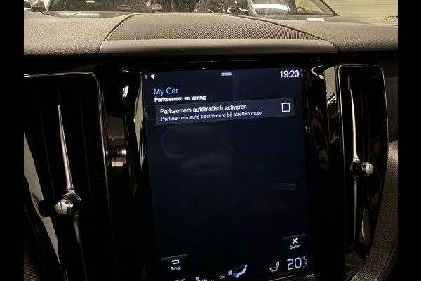 Volvo XC60 2.0 T8 Twin Engine AWD R Design Pano|Memory|Leer