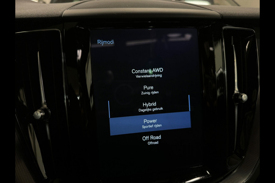 Volvo XC60 2.0 T8 Twin Engine AWD R Design Pano|Memory|Leer
