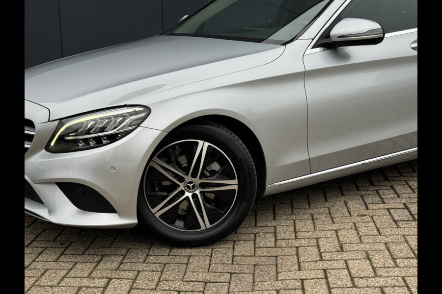 Mercedes-Benz C-Klasse 180 Business * Panorama * Trekhaak * Camera * Navigatie *