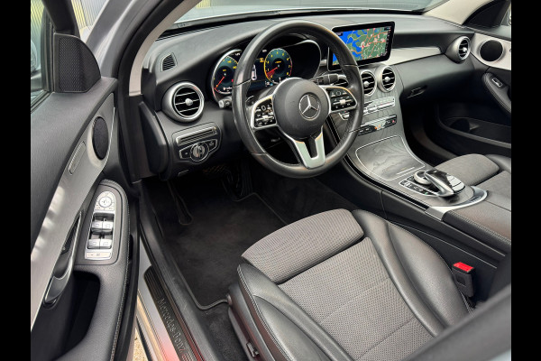Mercedes-Benz C-Klasse 180 Business * Panorama * Trekhaak * Camera * Navigatie *