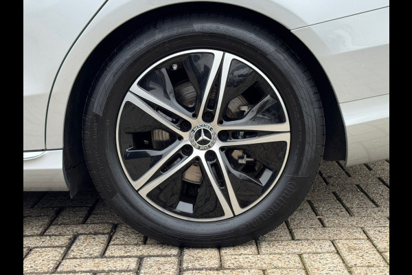 Mercedes-Benz C-Klasse 180 Business * Panorama * Trekhaak * Camera * Navigatie *