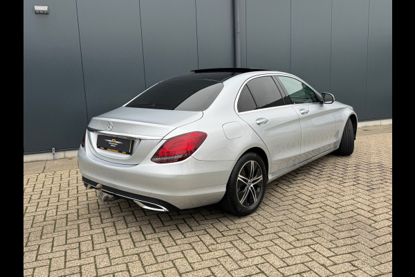 Mercedes-Benz C-Klasse 180 Business * Panorama * Trekhaak * Camera * Navigatie *