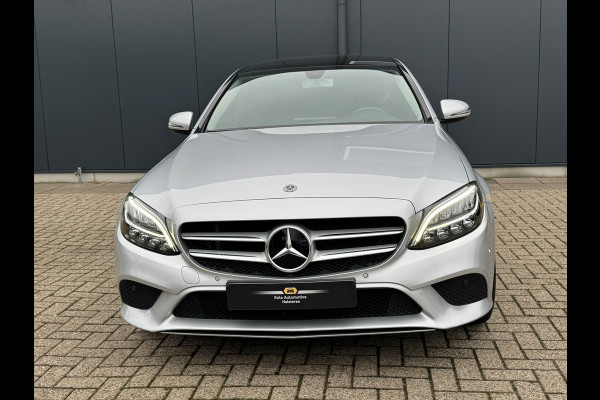 Mercedes-Benz C-Klasse 180 Business * Panorama * Trekhaak * Camera * Navigatie *