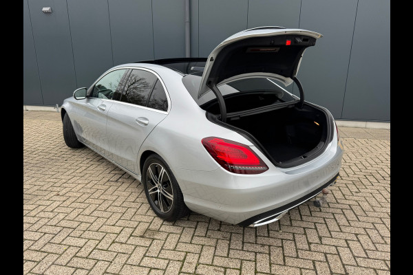 Mercedes-Benz C-Klasse 180 Business * Panorama * Trekhaak * Camera * Navigatie *