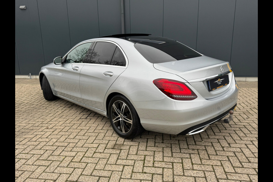 Mercedes-Benz C-Klasse 180 Business * Panorama * Trekhaak * Camera * Navigatie *
