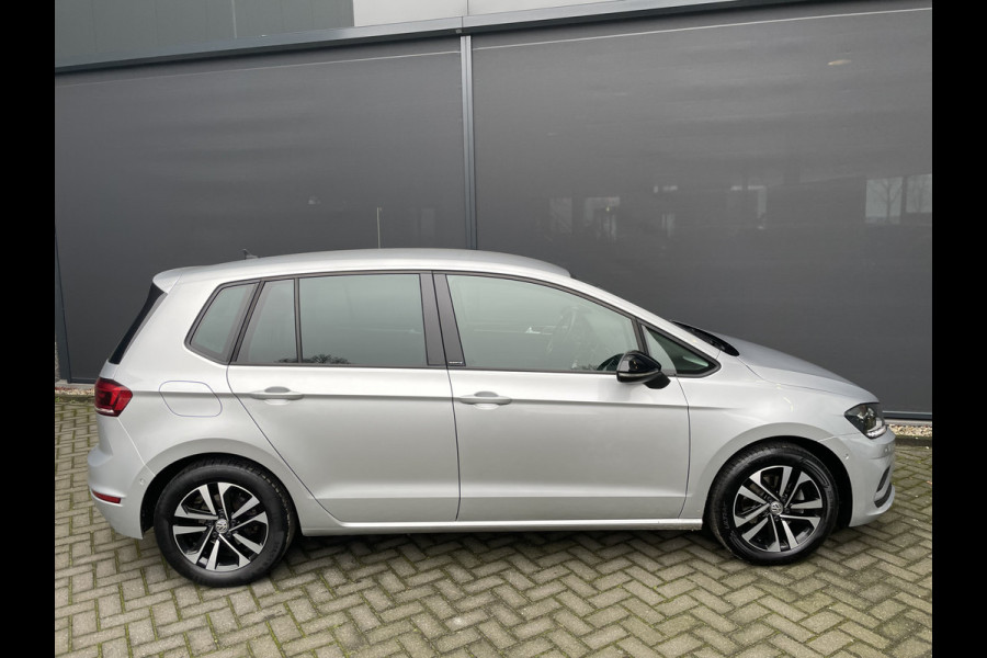 Volkswagen Golf Sportsvan 1.5 TSI ACT Comfortline Airco - Cruise control - Navigatiesysteem - Parkeersensoren voor en achter - Trekhaak - Voorstoelen verwarmd - Licht metalen velgen 16 inch - Radio - Start/stop systeem - Stuur leder - Stuur