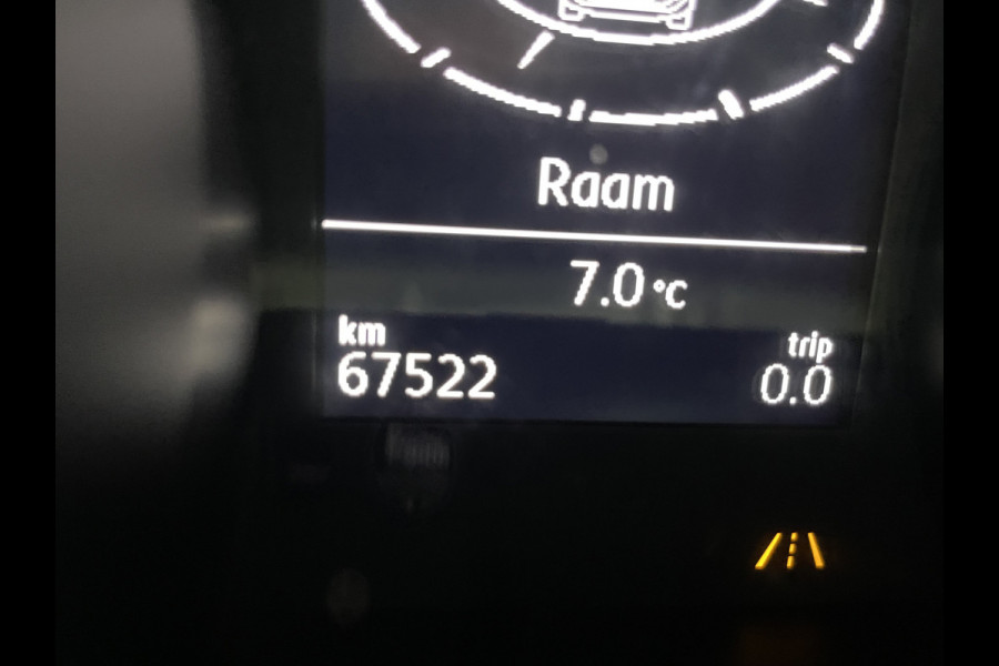 Volkswagen Golf Sportsvan 1.5 TSI ACT Comfortline Airco - Cruise control - Navigatiesysteem - Parkeersensoren voor en achter - Trekhaak - Voorstoelen verwarmd - Licht metalen velgen 16 inch - Radio - Start/stop systeem - Stuur leder - Stuur