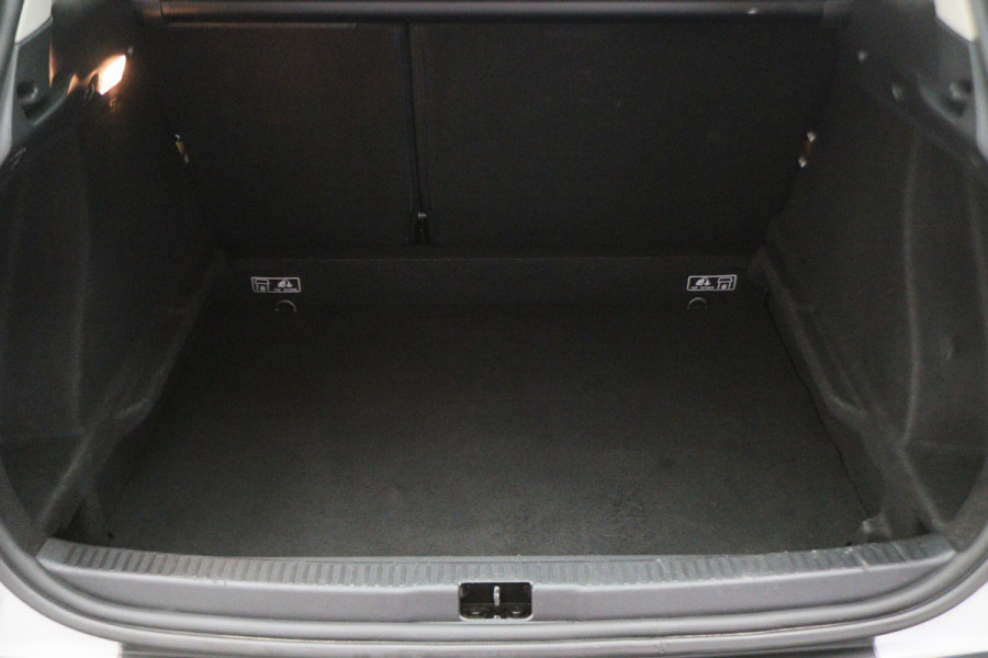 Renault Clio Estate 0.9 TCe Zen Airco, Cruise, Apple Carplay, BASS Sound, Navigatie, Bluetooth, DAB