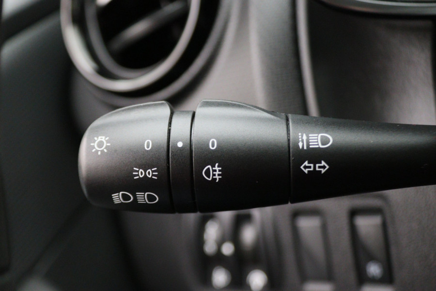 Renault Clio Estate 0.9 TCe Zen Airco, Cruise, Apple Carplay, BASS Sound, Navigatie, Bluetooth, DAB