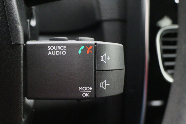 Renault Clio Estate 0.9 TCe Zen Airco, Cruise, Apple Carplay, BASS Sound, Navigatie, Bluetooth, DAB