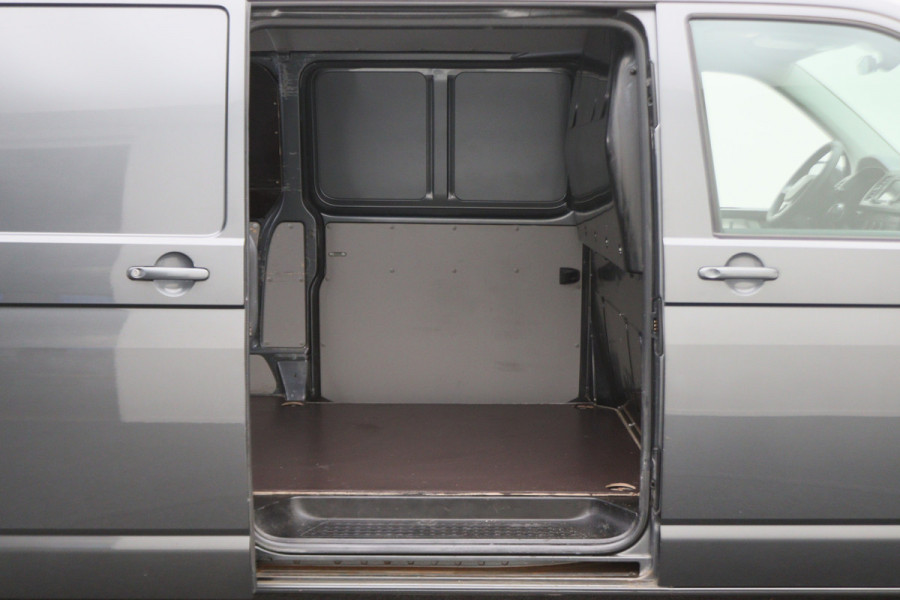 Volkswagen Transporter 2.0 TDI DSG 150 PK L2H1 2x Schuifdeur, Airco, Cruise, Camera, Apple Carplay, LED, Trekhaak, 16''