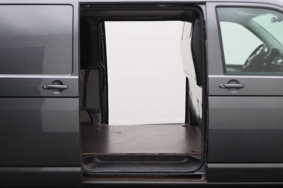 Volkswagen Transporter 2.0 TDI DSG 150 PK L2H1 2x Schuifdeur, Airco, Cruise, Camera, Apple Carplay, LED, Trekhaak, 16''
