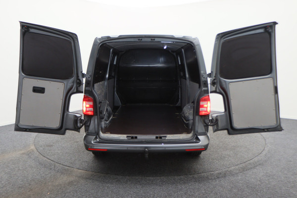 Volkswagen Transporter 2.0 TDI DSG 150 PK L2H1 2x Schuifdeur, Airco, Cruise, Camera, Apple Carplay, LED, Trekhaak, 16''