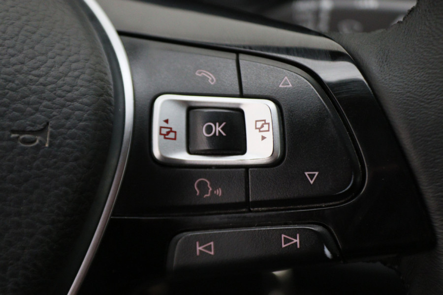 Volkswagen Transporter 2.0 TDI DSG 150 PK L2H1 2x Schuifdeur, Airco, Cruise, Camera, Apple Carplay, LED, Trekhaak, 16''