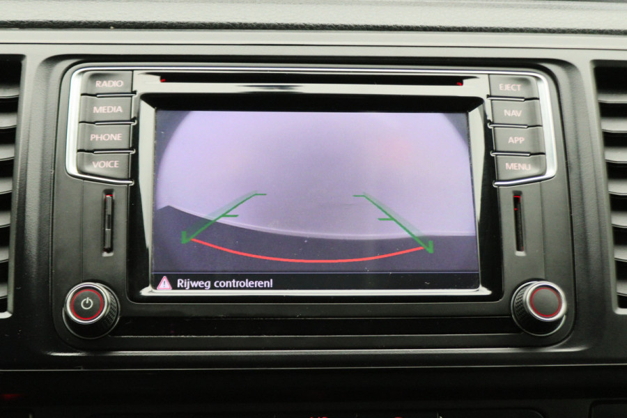 Volkswagen Transporter 2.0 TDI DSG 150 PK L2H1 2x Schuifdeur, Airco, Cruise, Camera, Apple Carplay, LED, Trekhaak, 16''