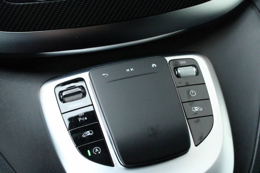 Mercedes-Benz V-Klasse 300d / XXL / DC / AMG / Luchtvering / 2x Elec Schuifd / Night Pakket / 360 Cam / Burmester / Vol Opties.