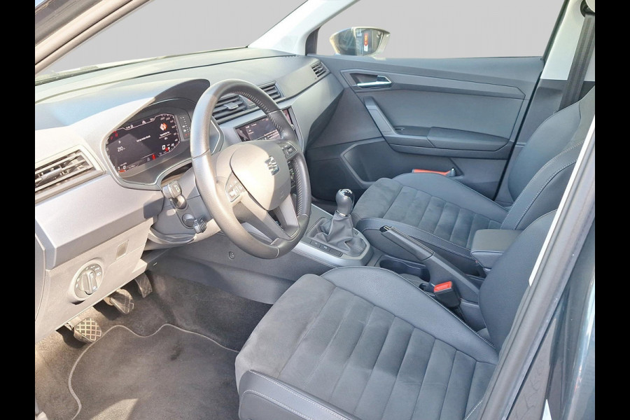 Seat Arona 1.0 TSI Style Business Intense Plus Incl. Achteruitrijcamera | Stoelverwarming | Afneembare Trekhaak