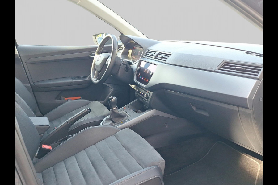 Seat Arona 1.0 TSI Style Business Intense Plus Incl. Achteruitrijcamera | Stoelverwarming | Afneembare Trekhaak